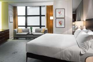 Отель Hilton Kyiv Киев Номер Делюкс с кроватью размера "king-size"-3