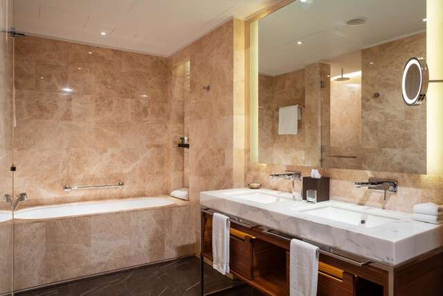 Отель Hilton Kyiv Киев-38